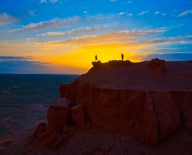 Zorgol Khairkhan – Ikh Gazriin Chuluu photo